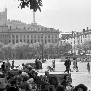 Robert Doisneau, Place Bellecour, Lyon 1950 (détail) © Atelier Robert Doisneau